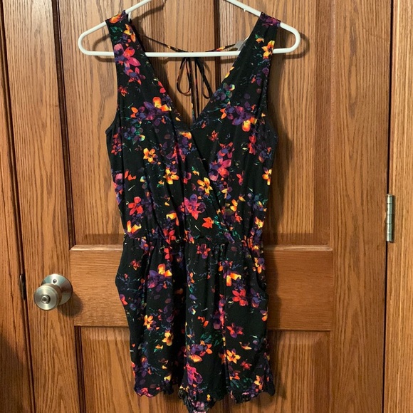 Romper - Picture 1 of 3